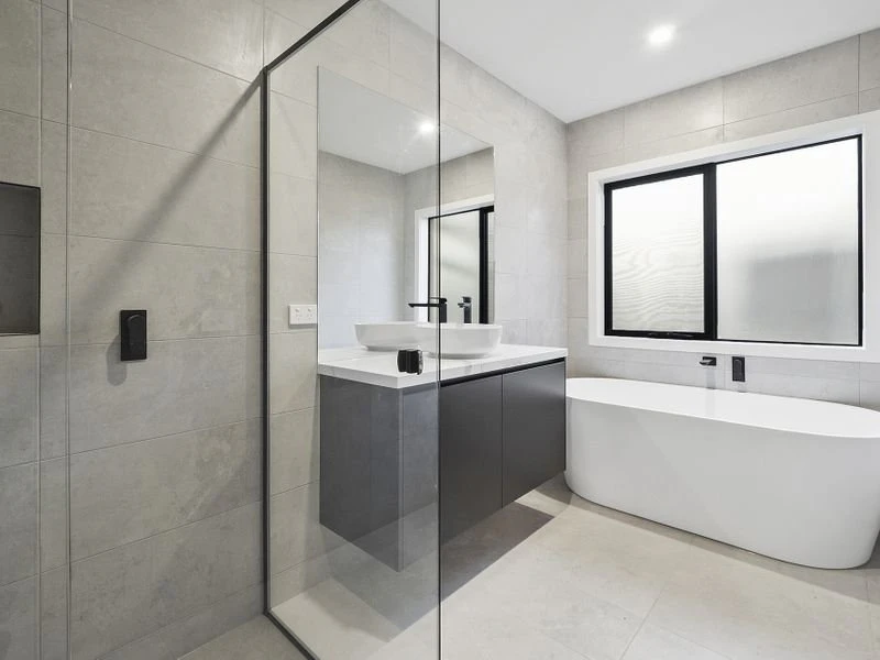2/33 MacDonald Grove, Mornington, VIC
