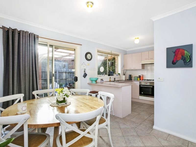 12 Charles Farrer Court, Mornington, VIC