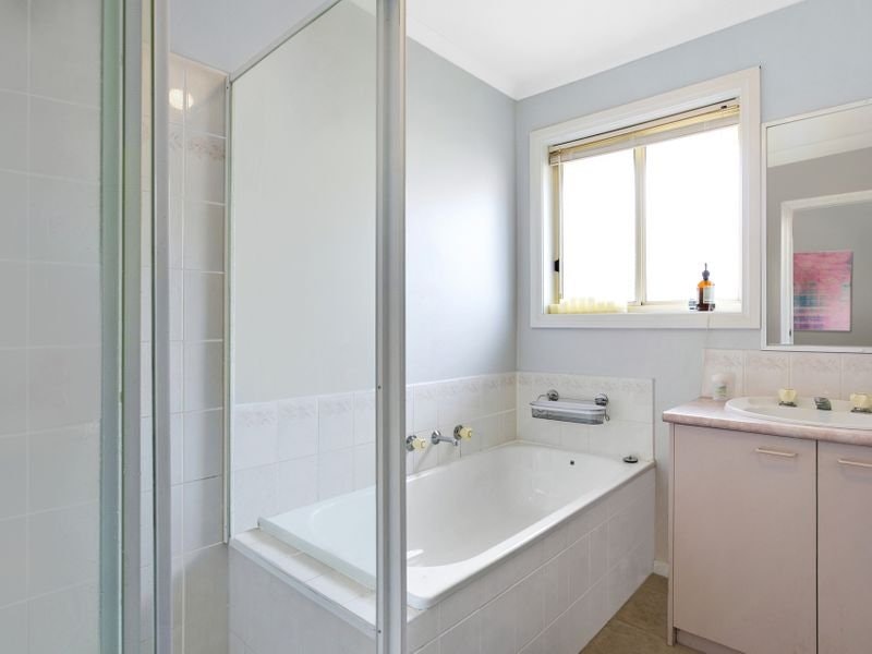 12 Charles Farrer Court, Mornington, VIC