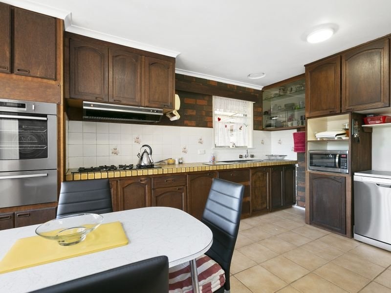 24 Currawong Street, Mornington, VIC