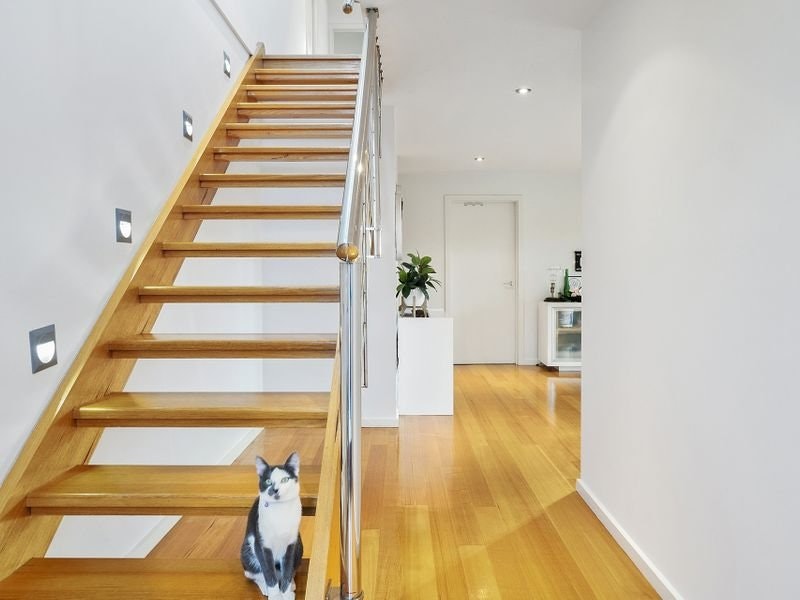 8 Nepean Place, Mornington, VIC