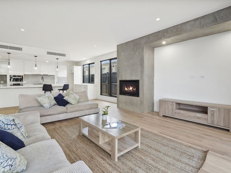 20A Sunningdale Avenue, Mornington, VIC