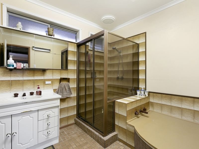 24 Currawong Street, Mornington, VIC