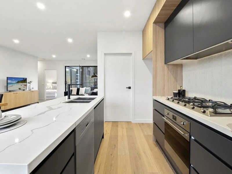 1/33 MacDonald Grove, Mornington, VIC