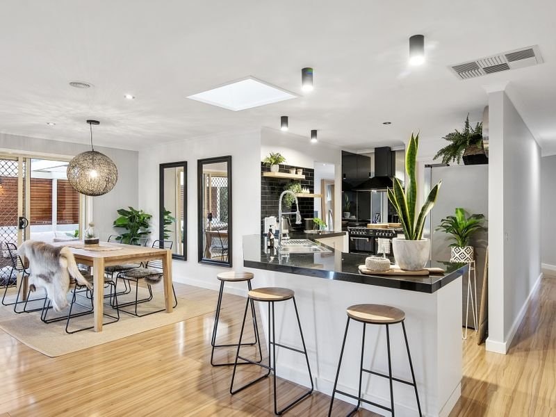 13 Cambridge Court, Mornington, VIC