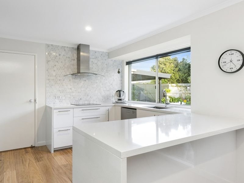 8 Jamboree Close, Mornington, VIC