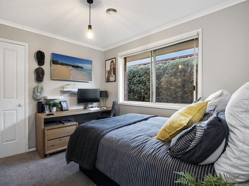 13 Cambridge Court, Mornington, VIC