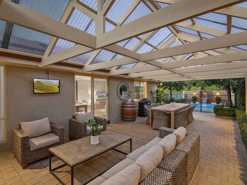 13 Cambridge Court, Mornington, VIC