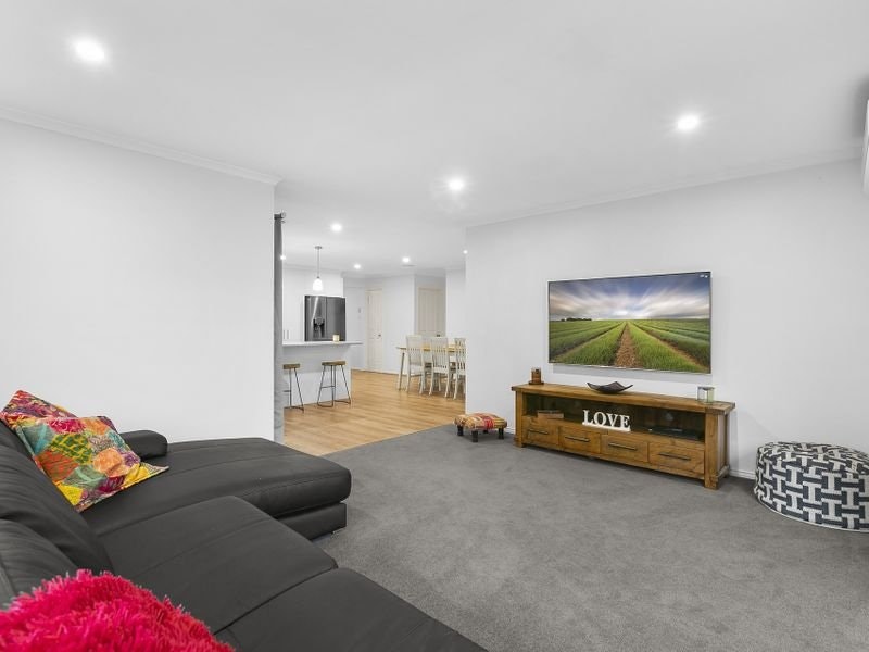 6 Bagshot Court, Mornington, VIC