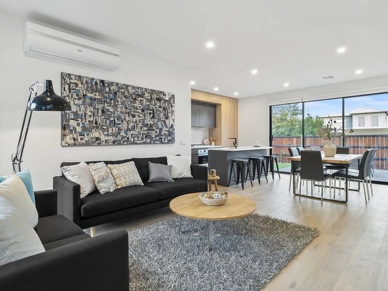 1/33 MacDonald Grove, Mornington, VIC