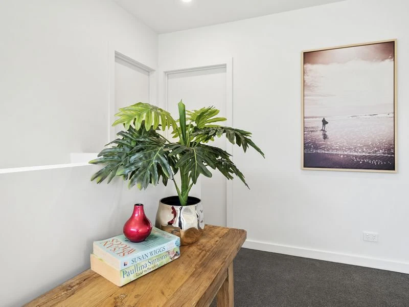 1/33 MacDonald Grove, Mornington, VIC