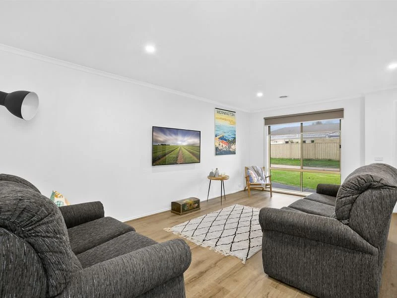 6 Bagshot Court, Mornington, VIC