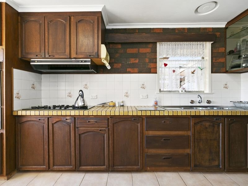 24 Currawong Street, Mornington, VIC