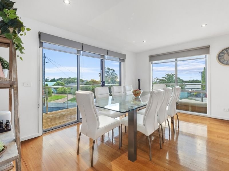 8 Nepean Place, Mornington, VIC