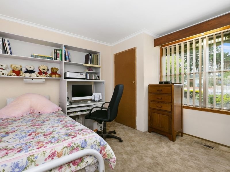 24 Currawong Street, Mornington, VIC