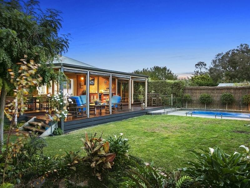 8 Richardson Street, Rye, VIC