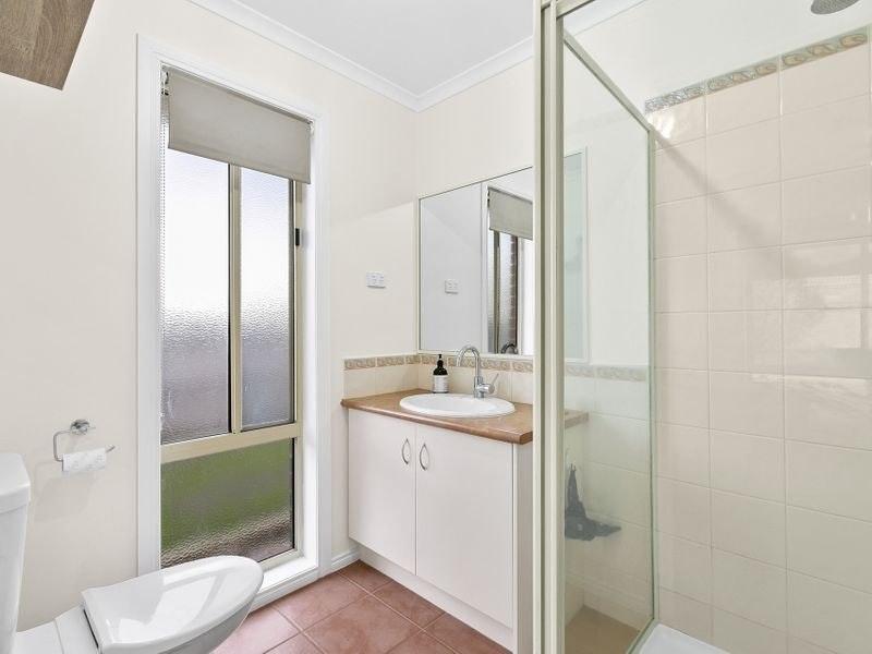 6 Bagshot Court, Mornington, VIC