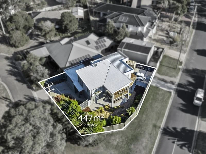 8 Nepean Place, Mornington, VIC