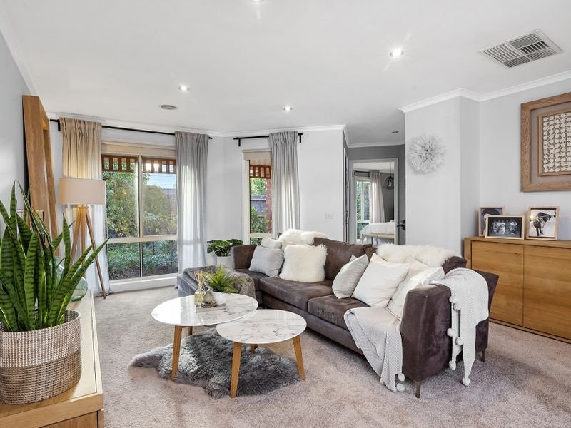 13 Cambridge Court, Mornington, VIC