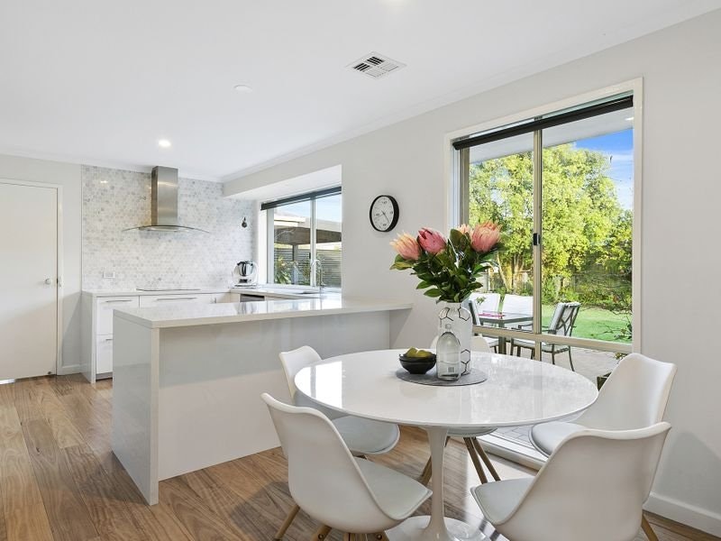 8 Jamboree Close, Mornington, VIC