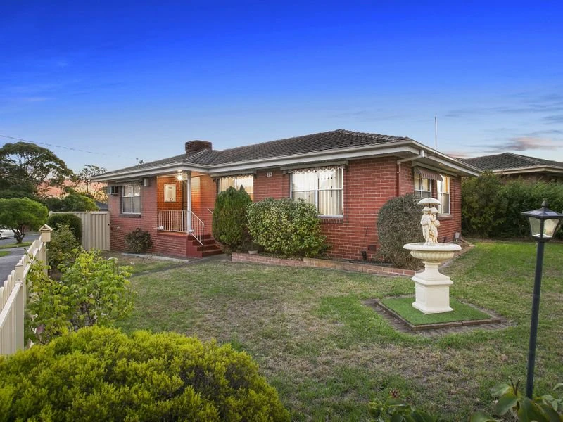 24 Currawong Street, Mornington, VIC