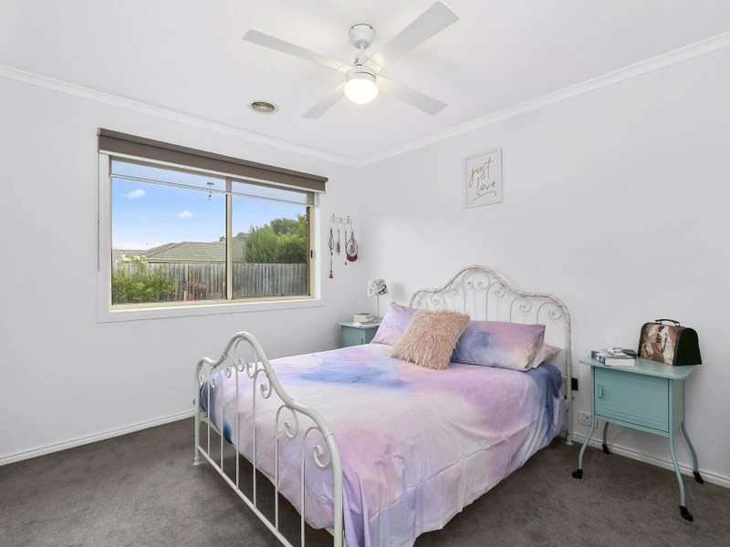 6 Bagshot Court, Mornington, VIC