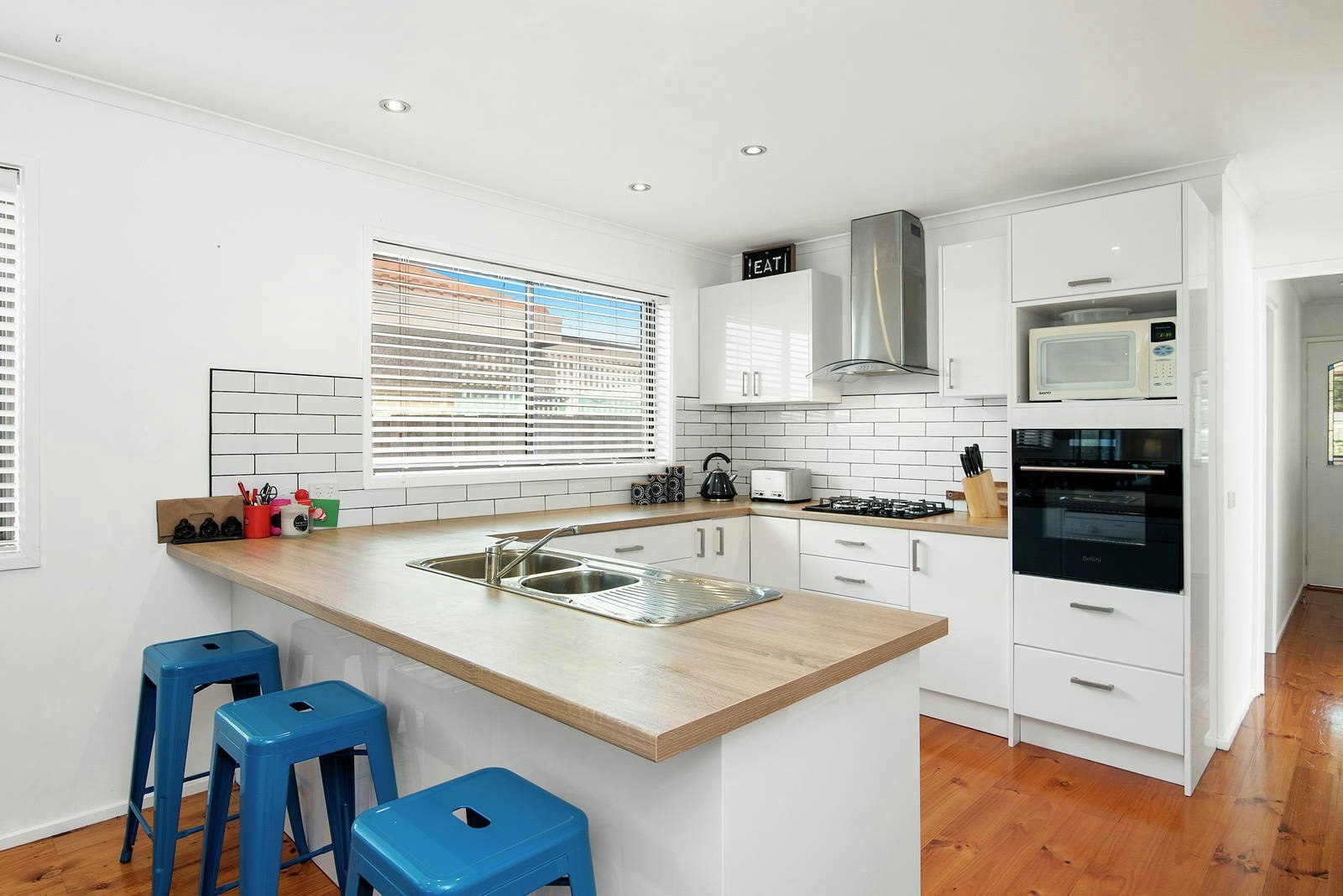 9 Swansea Grove, Mornington, VIC