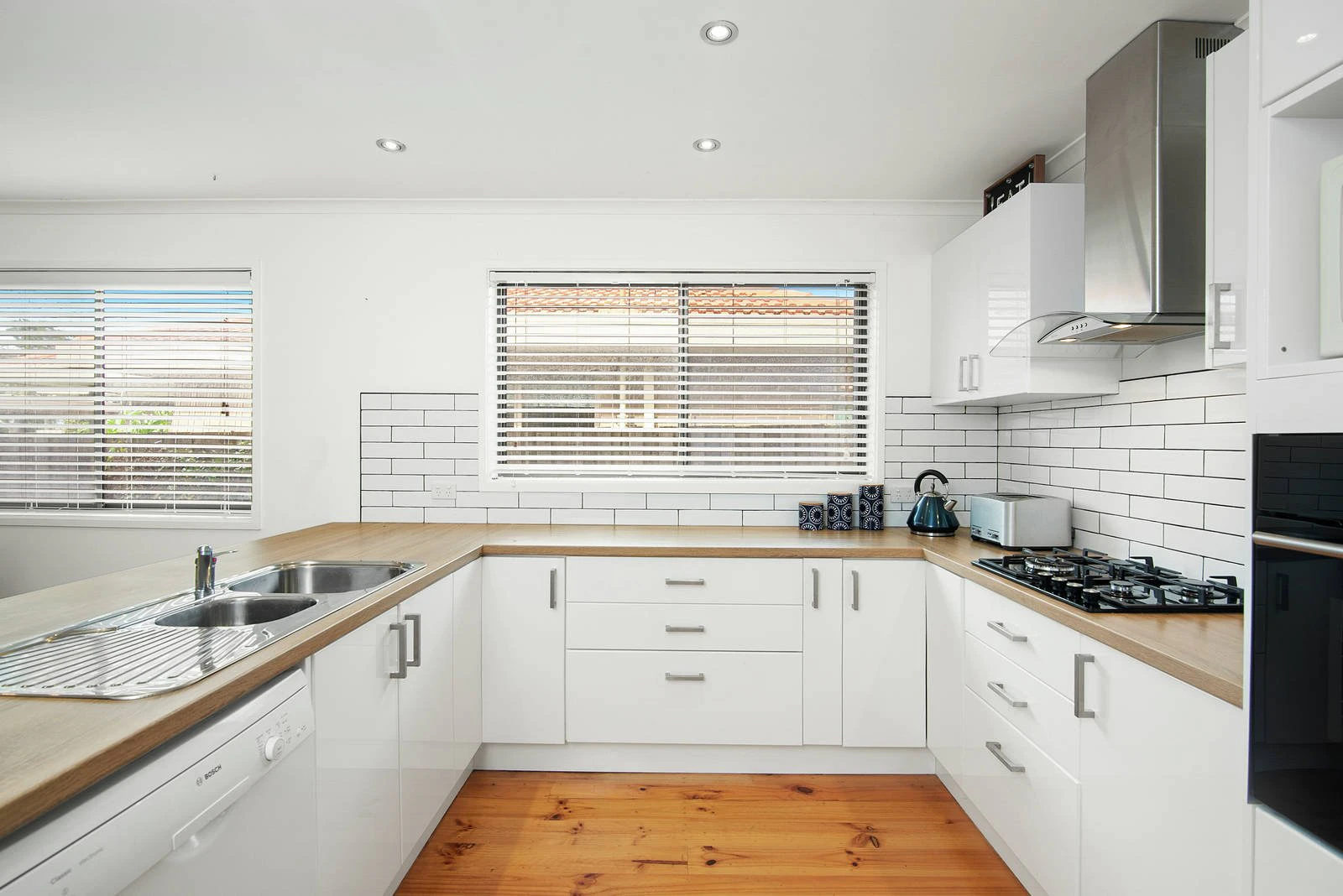 9 Swansea Grove, Mornington, VIC