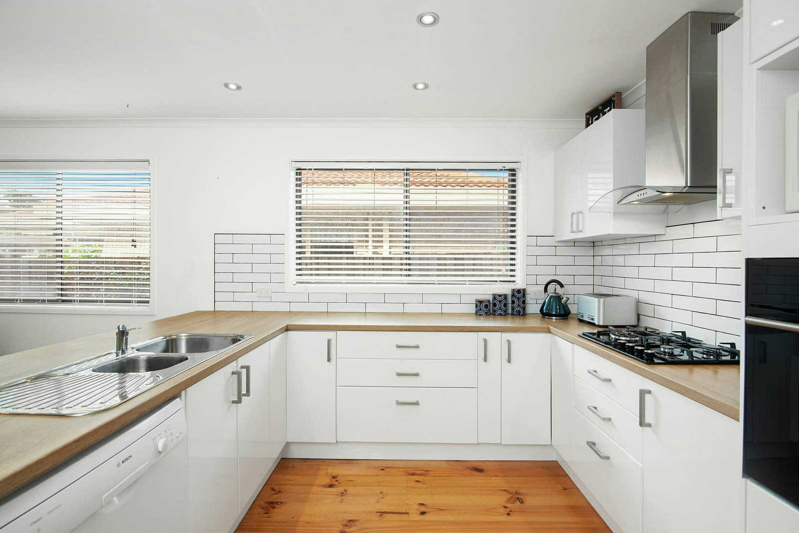 9 Swansea Grove, Mornington, VIC