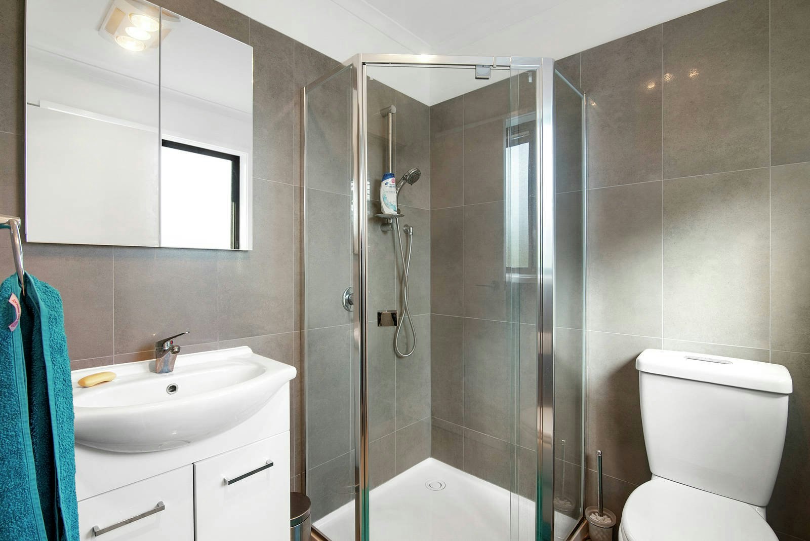 9 Swansea Grove, Mornington, VIC