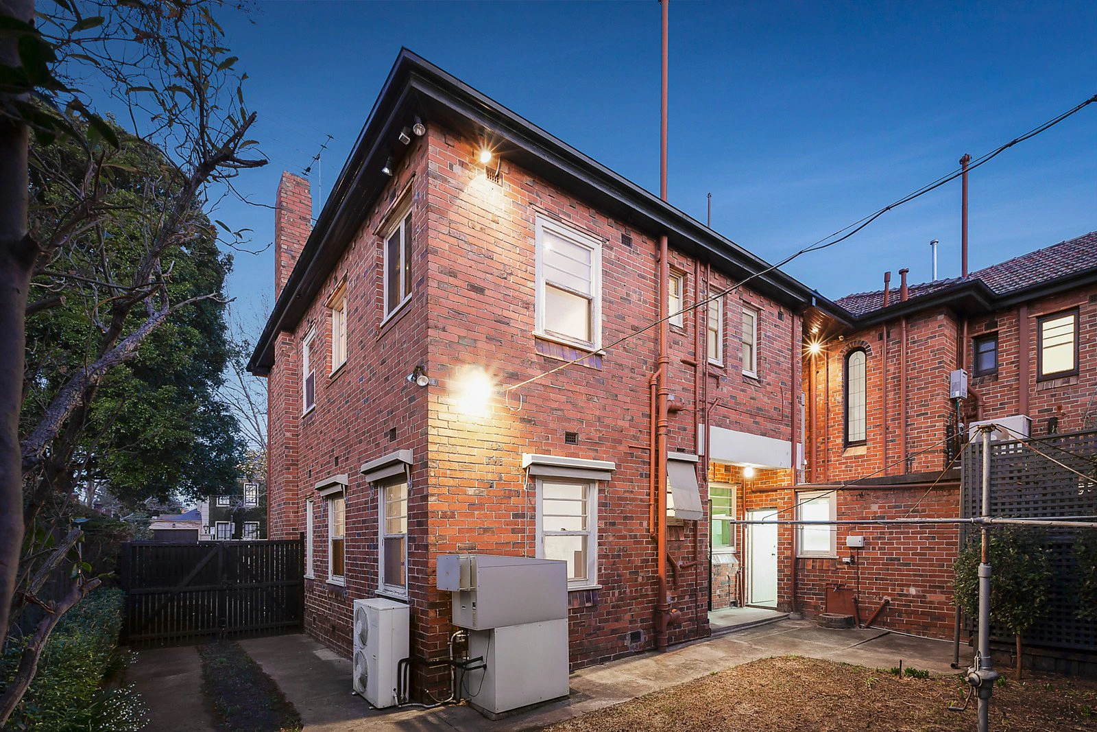 15 Huntingtower Road, Armadale, VIC