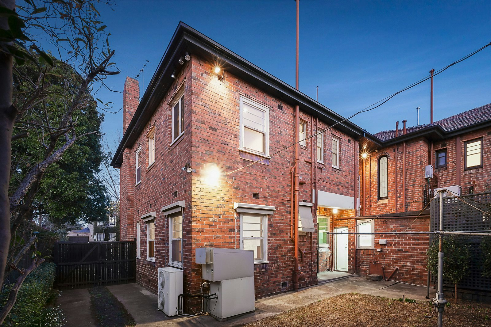 15 Huntingtower Road, Armadale, VIC