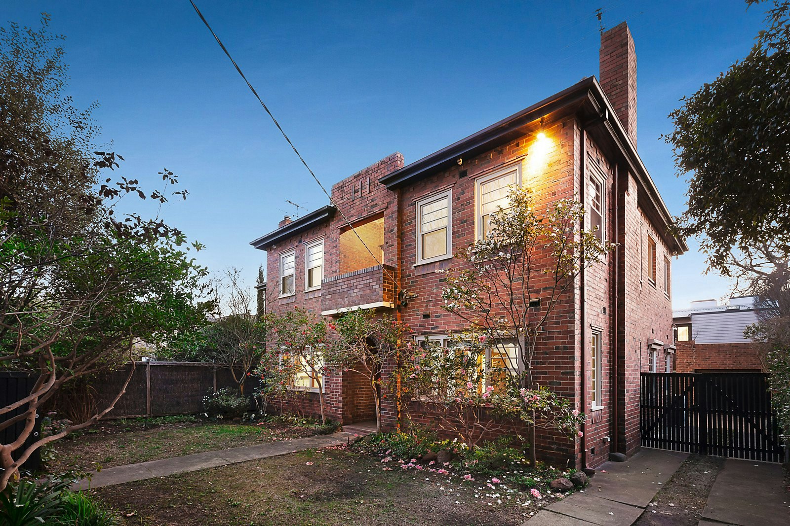 15 Huntingtower Road, Armadale, VIC