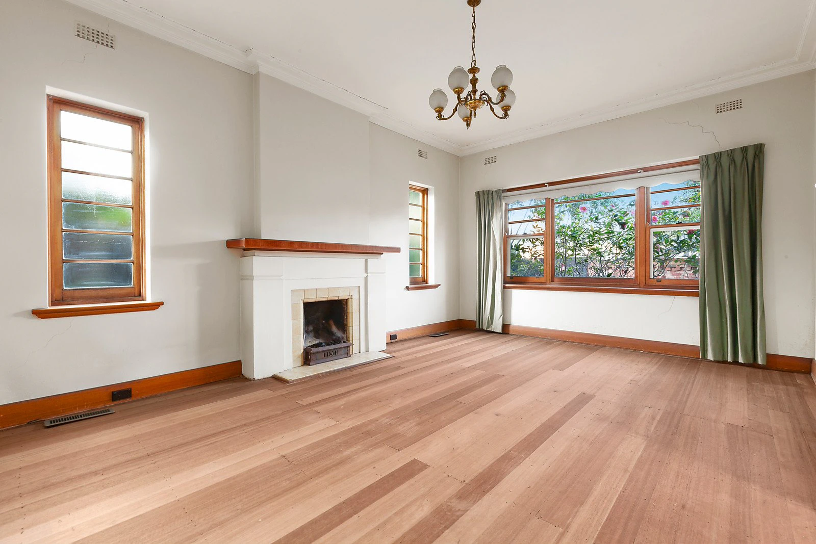 15 Huntingtower Road, Armadale, VIC