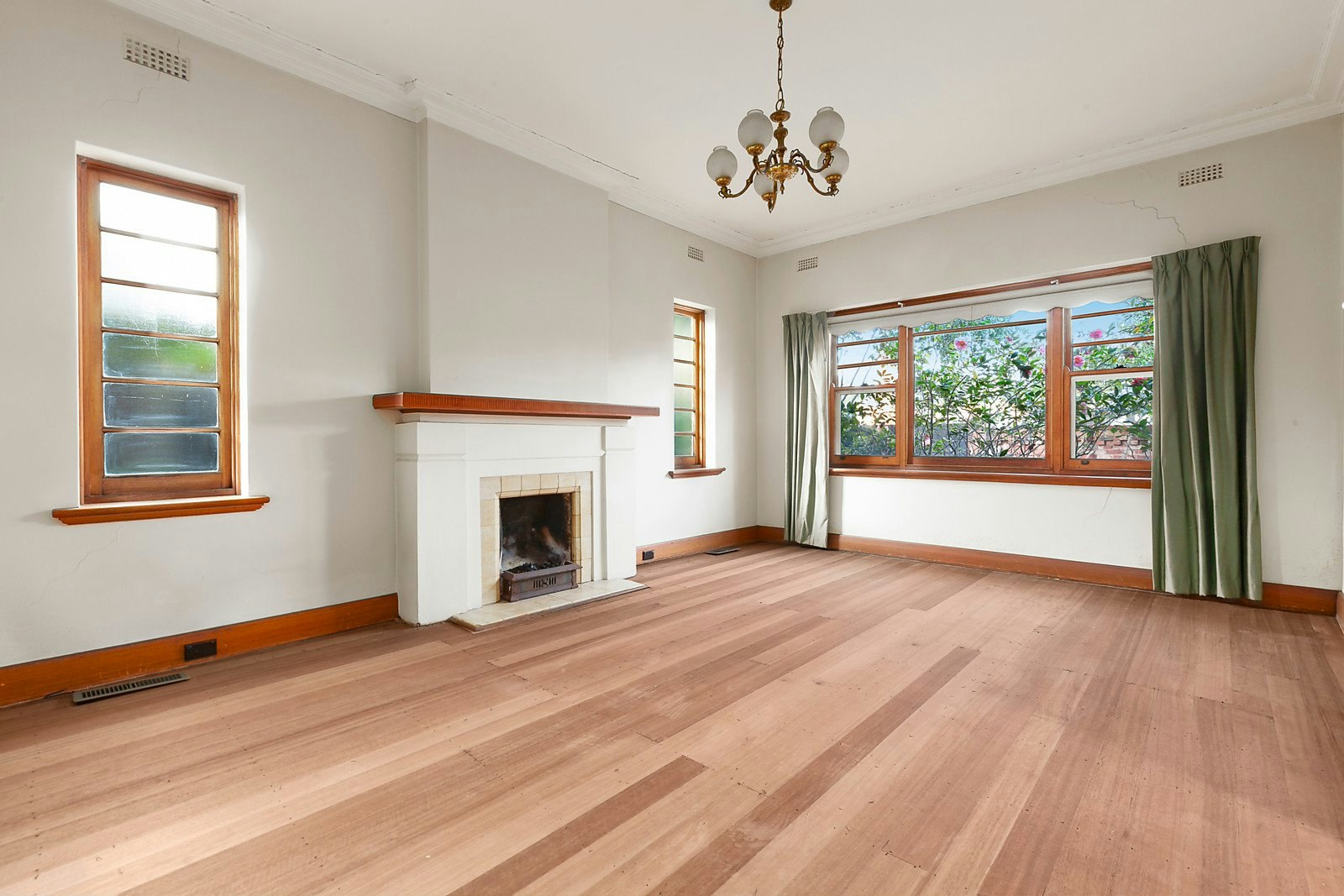 15 Huntingtower Road, Armadale, VIC