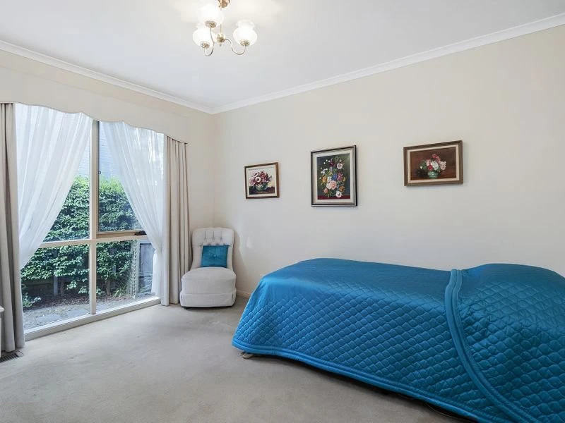 1/8 Palmerston Crescent, Frankston South, VIC