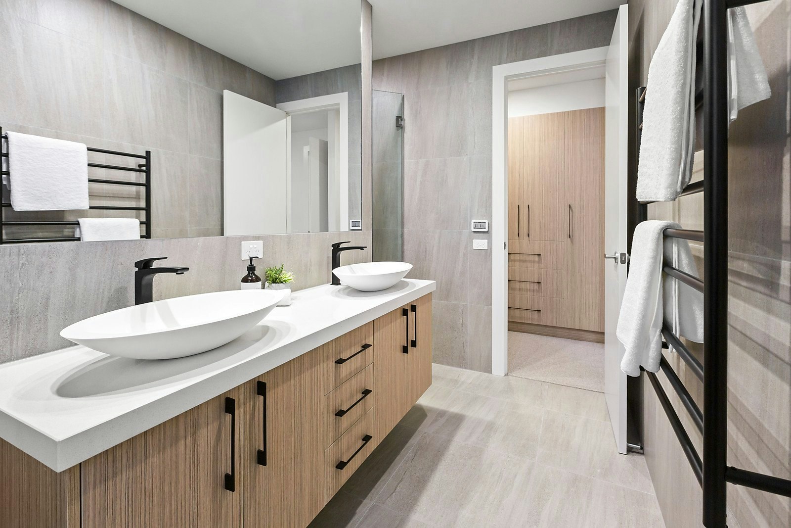 4 Dava Drive, Mornington, VIC