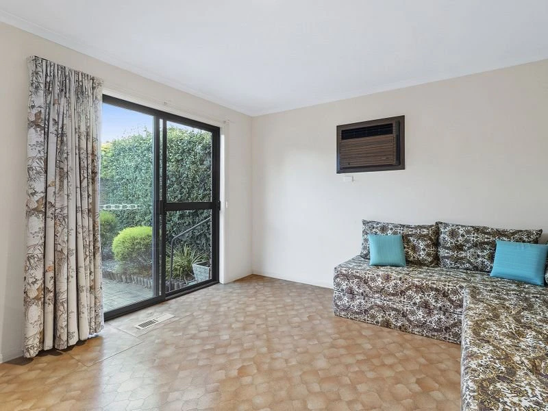 1/8 Palmerston Crescent, Frankston South, VIC