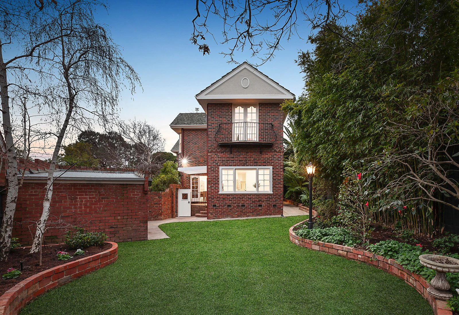 7 Clitheroe Court, Glen Iris, VIC