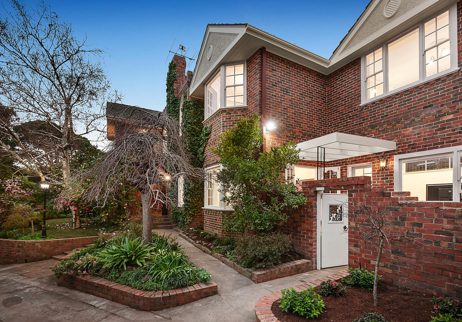 7 Clitheroe Court, Glen Iris, VIC