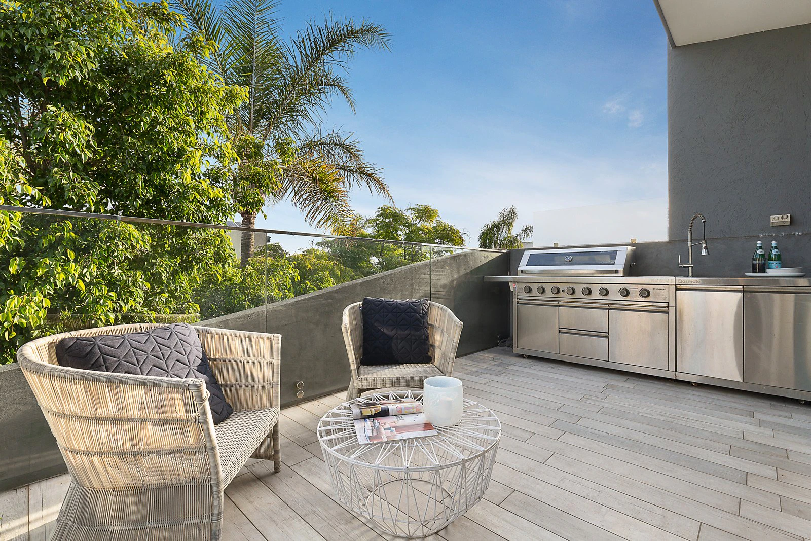 24/15 Beach Street, Port Melbourne, VIC