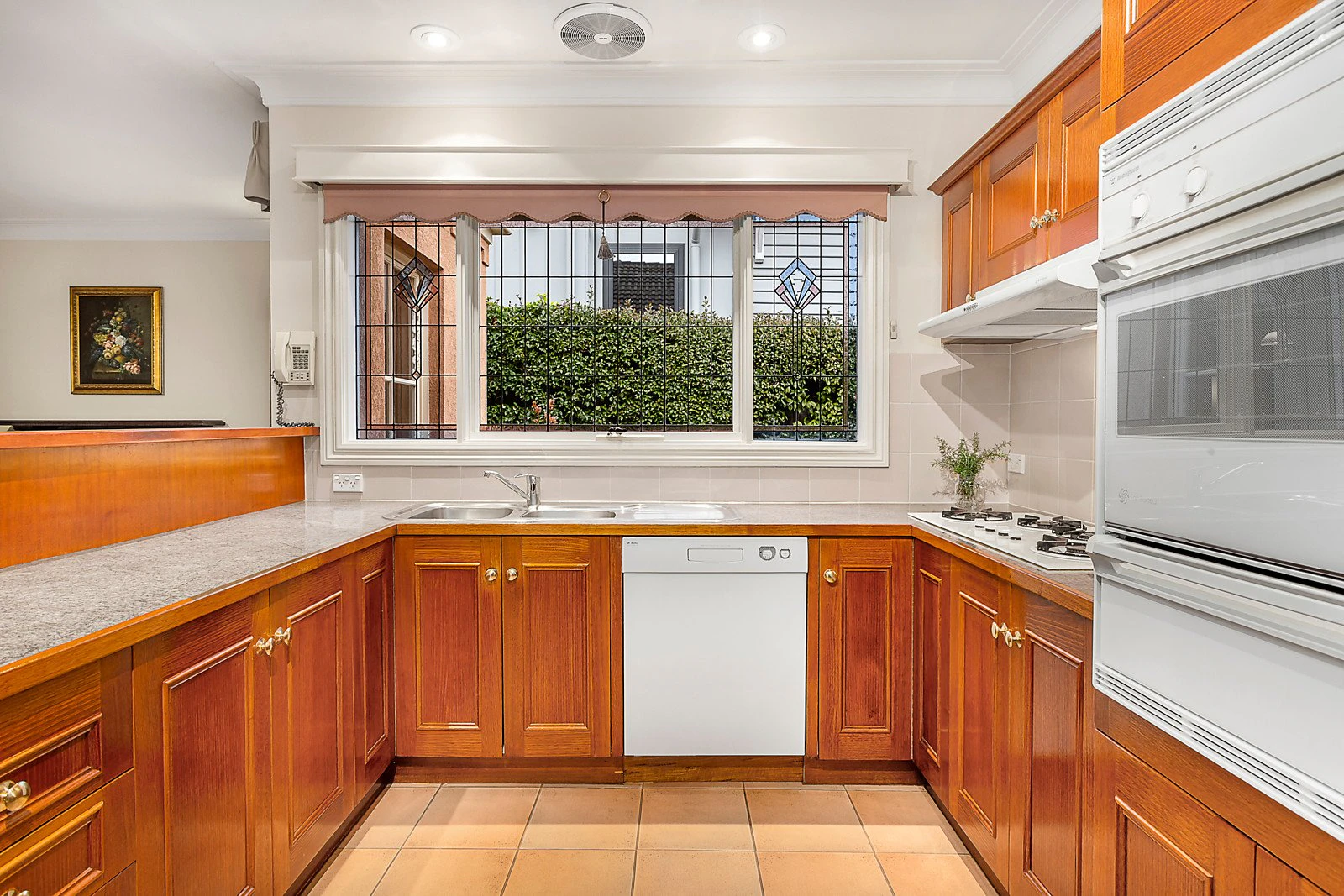 18 Irymple Avenue, Kew East, VIC