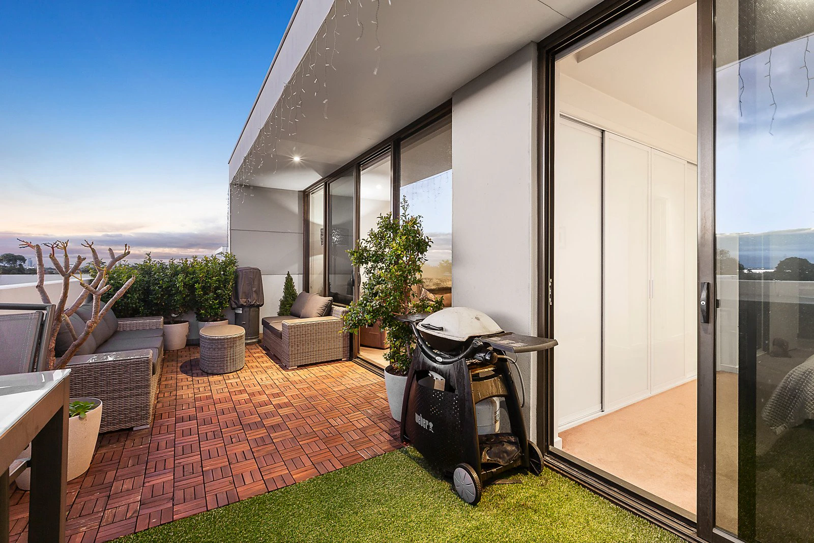 Penthouse/18 Warleigh Grove, Brighton, VIC