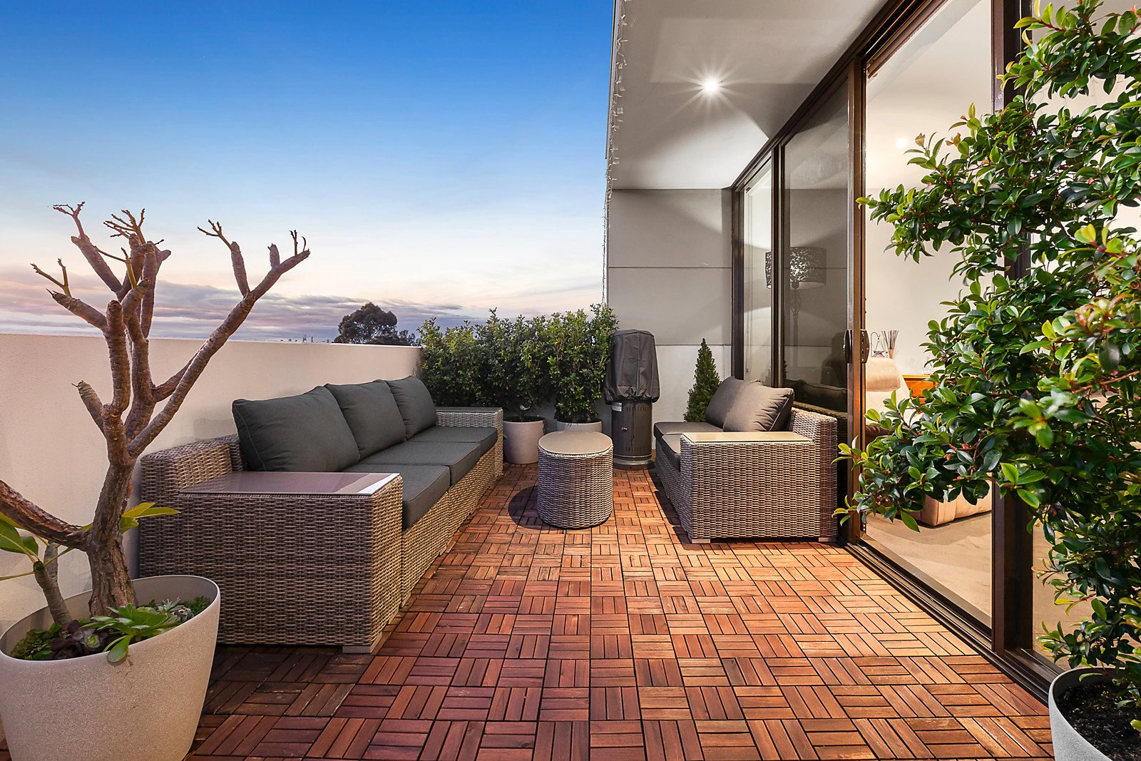 Penthouse/18 Warleigh Grove, Brighton, VIC