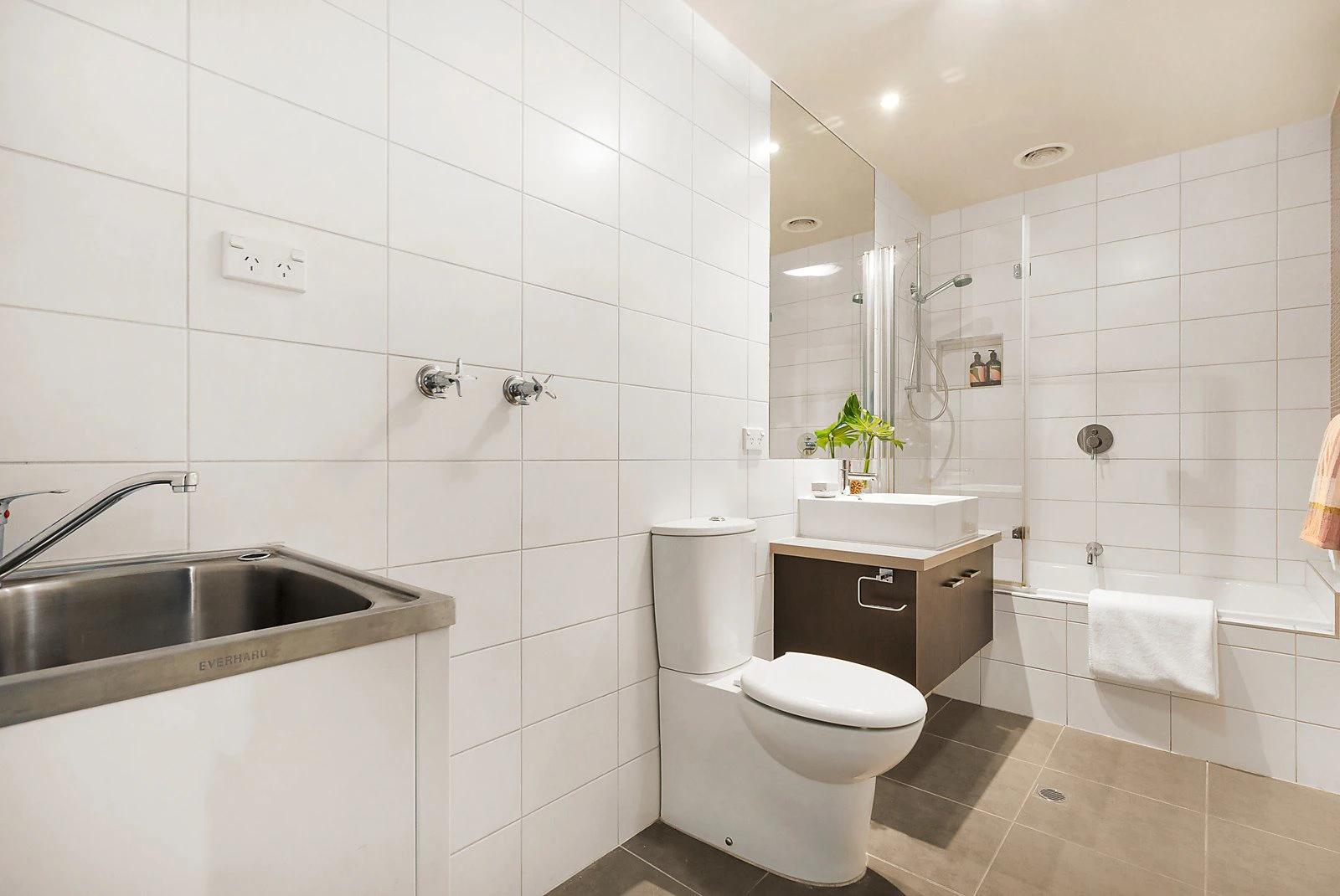 2/10 Scott Street, Elwood, VIC