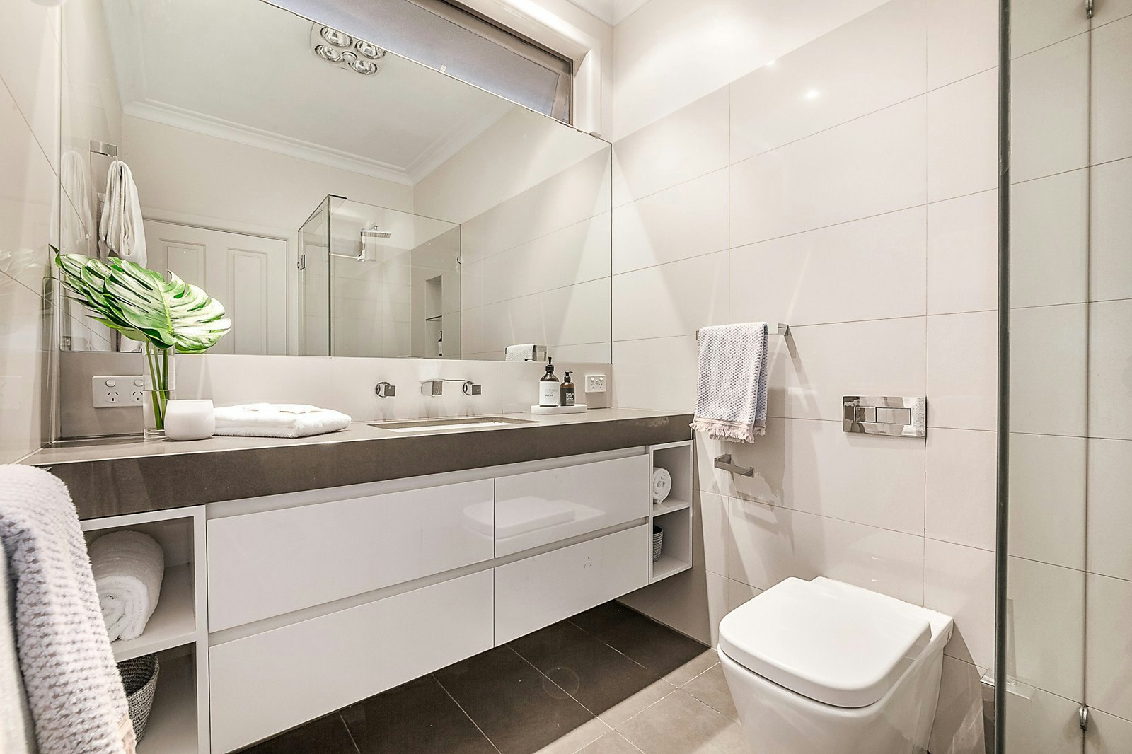 71 Ivanhoe Grove, Malvern East, VIC