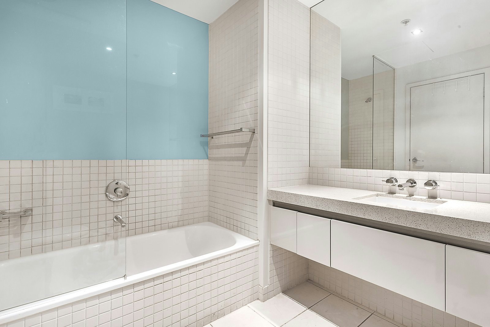 201A/86 Bay Street, Port Melbourne, VIC