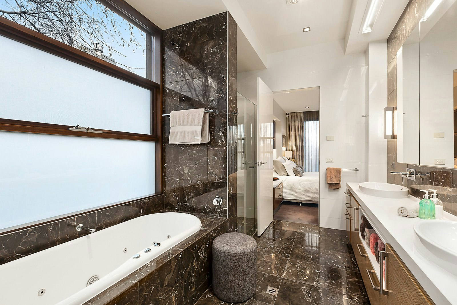 11 Dixon Street, Malvern, VIC