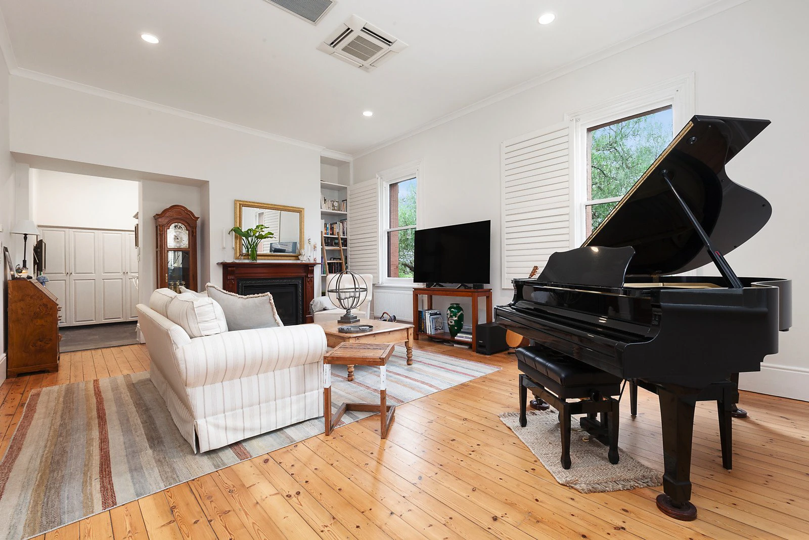 206 Wiltshire Drive, Kew, VIC