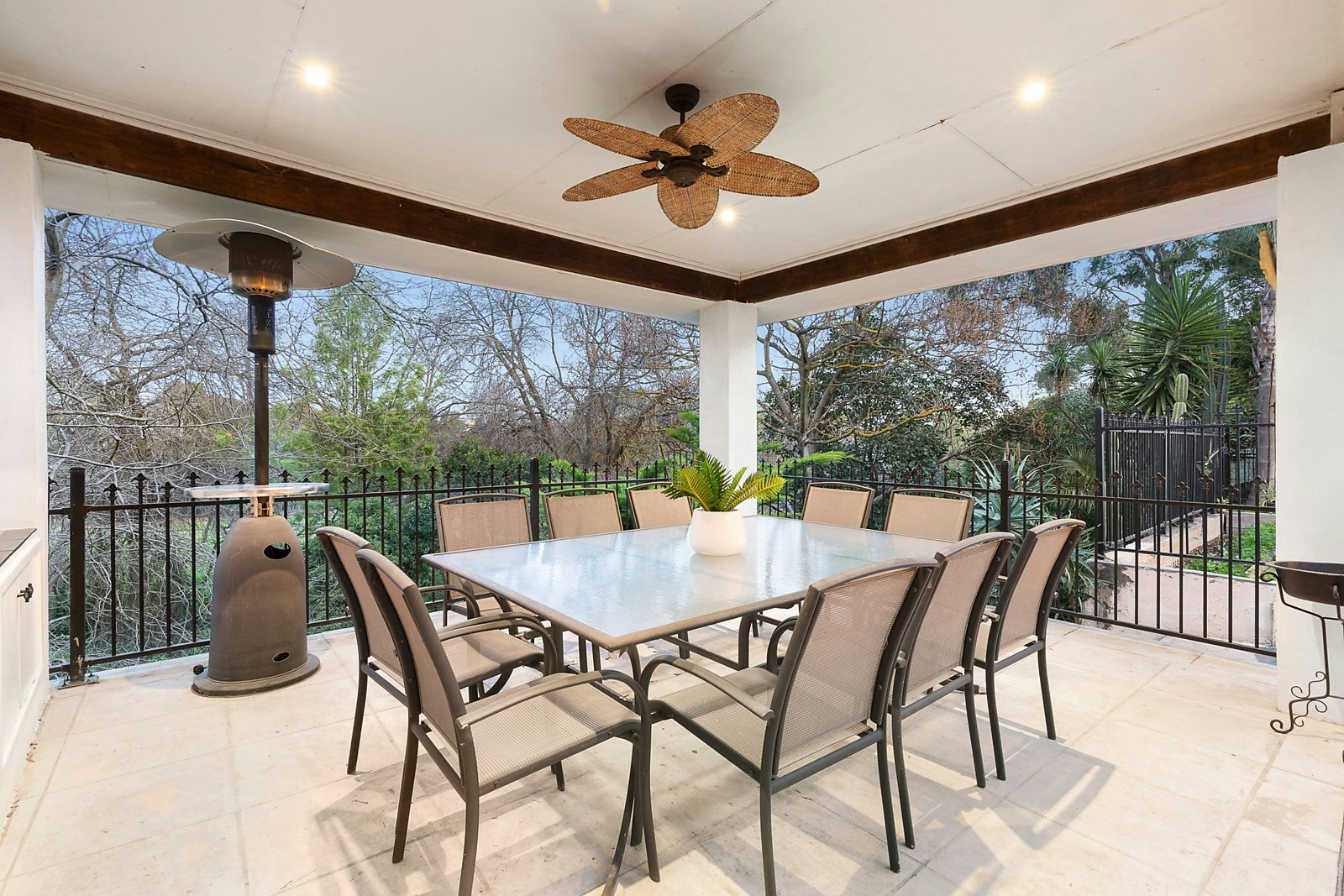 153 Ashburn Grove, Ashburton, VIC